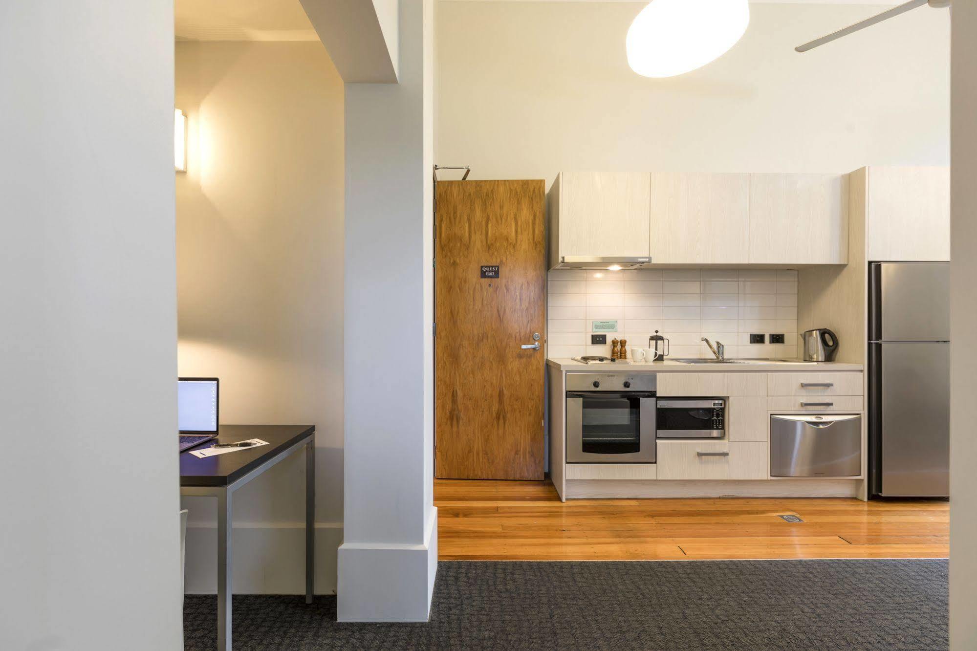 Quest Napier Serviced Apartments Kültér fotó